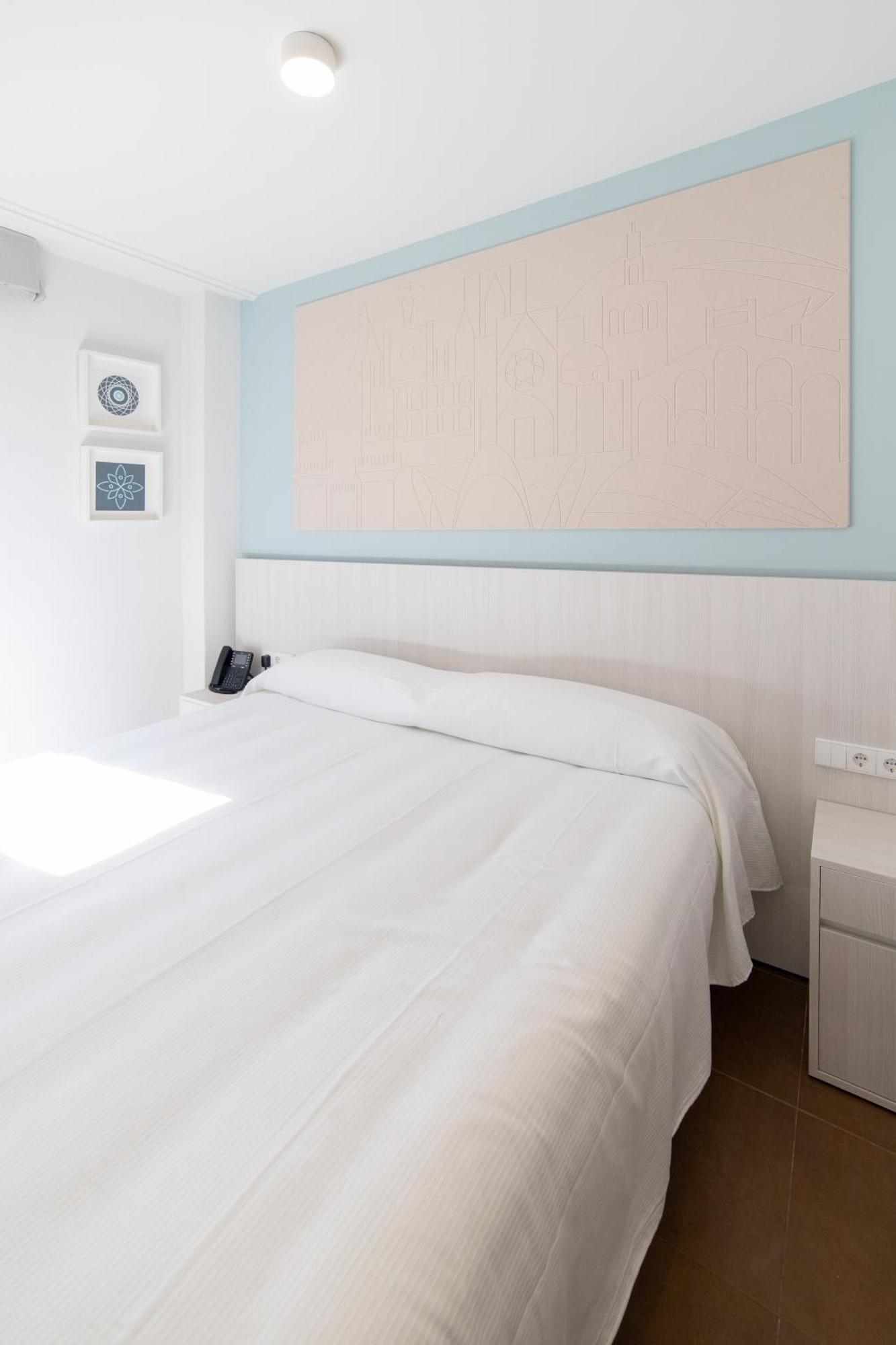 Hotel Alkazar บาเลนเซีย ภายนอก รูปภาพ