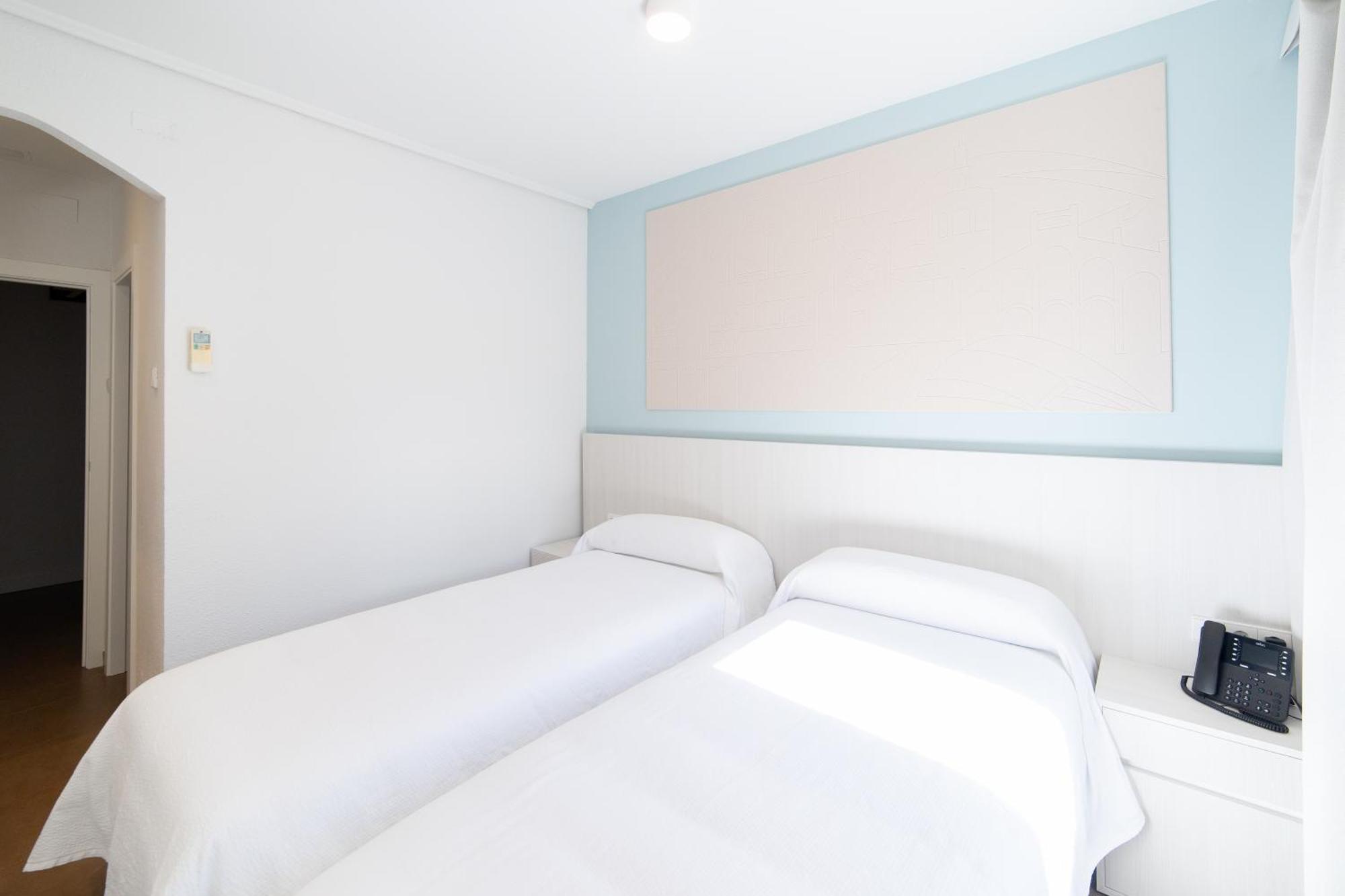 Hotel Alkazar บาเลนเซีย ภายนอก รูปภาพ