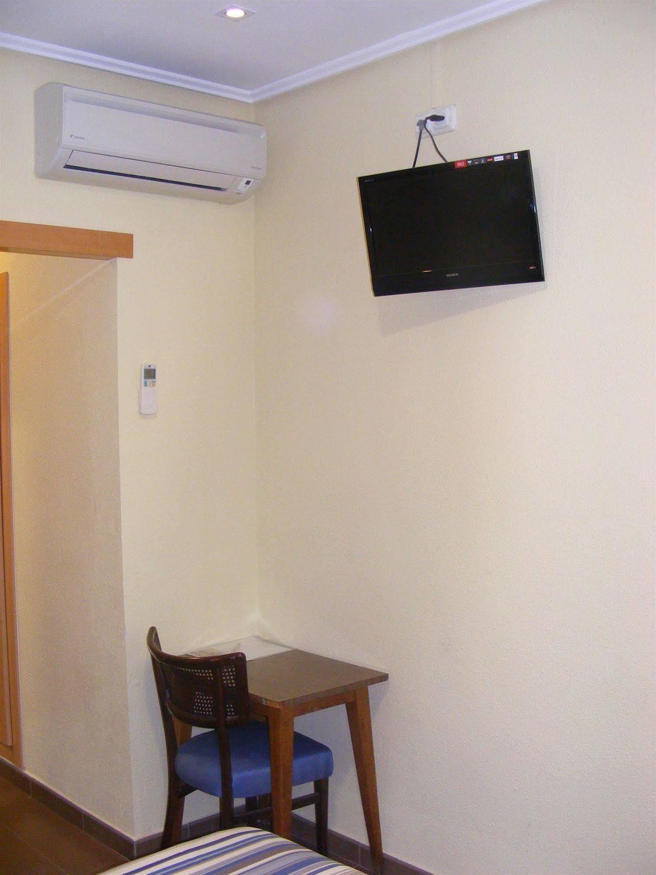 Hotel Alkazar บาเลนเซีย ภายนอก รูปภาพ