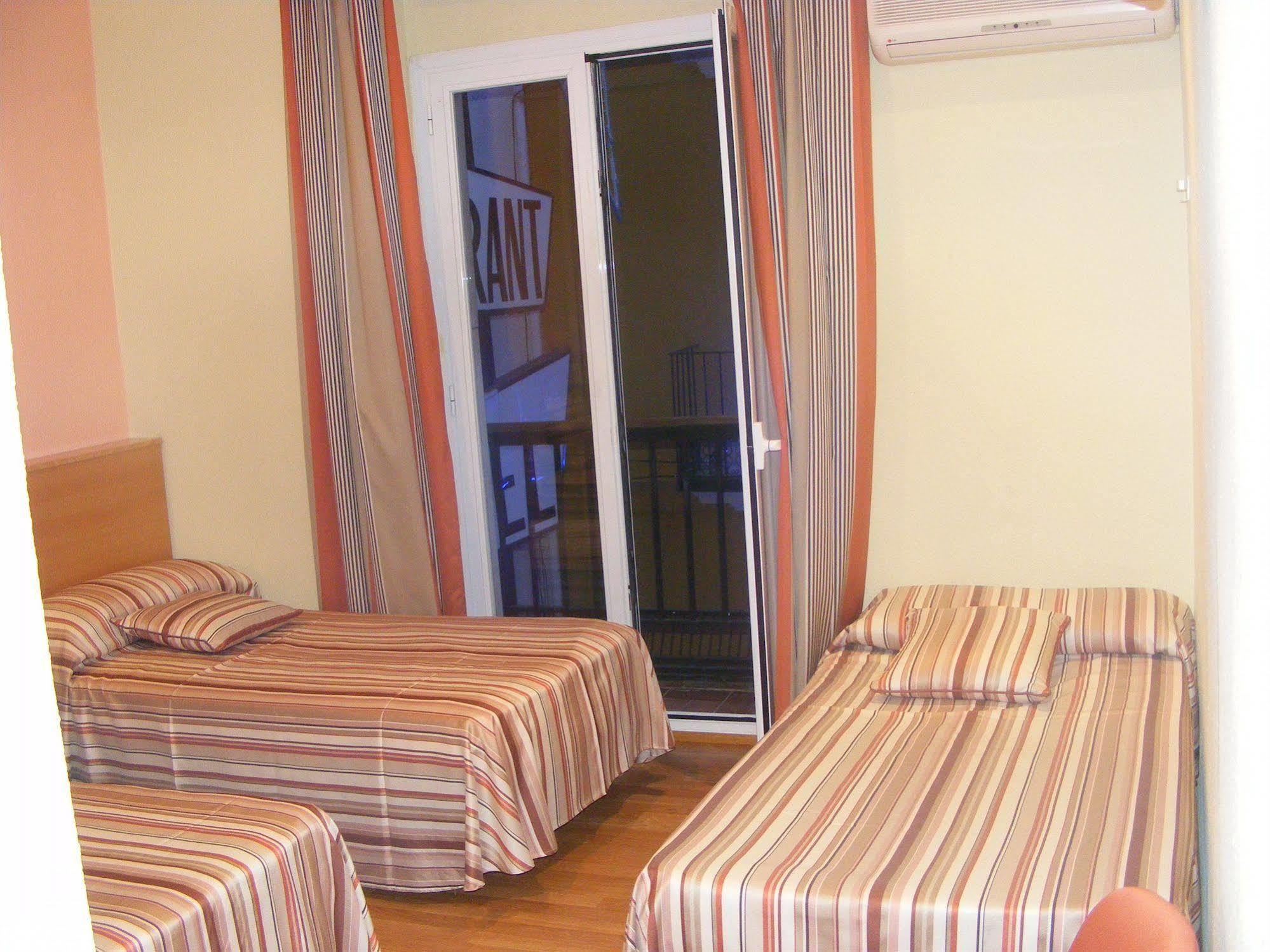 Hotel Alkazar บาเลนเซีย ภายนอก รูปภาพ