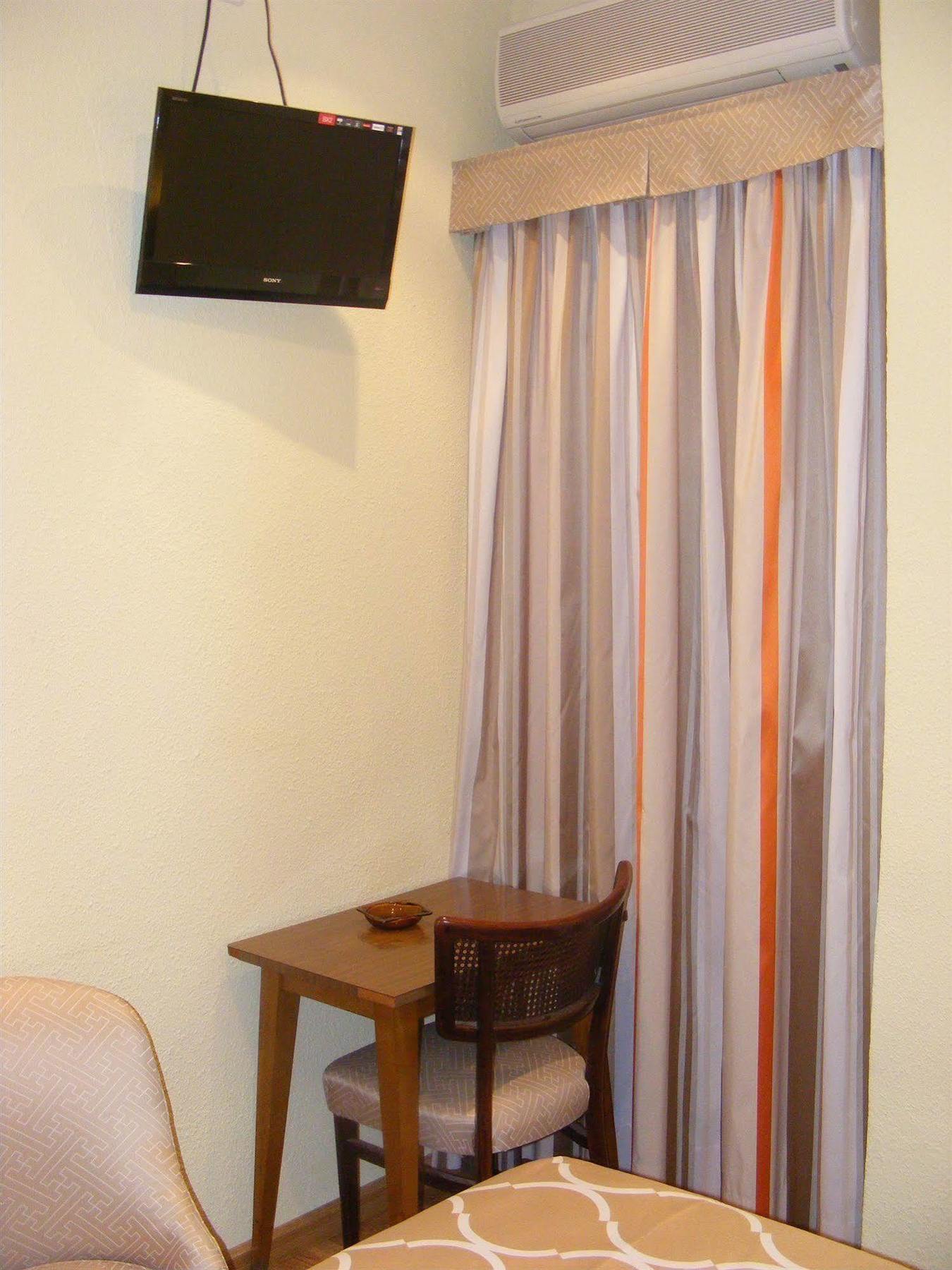 Hotel Alkazar บาเลนเซีย ภายนอก รูปภาพ
