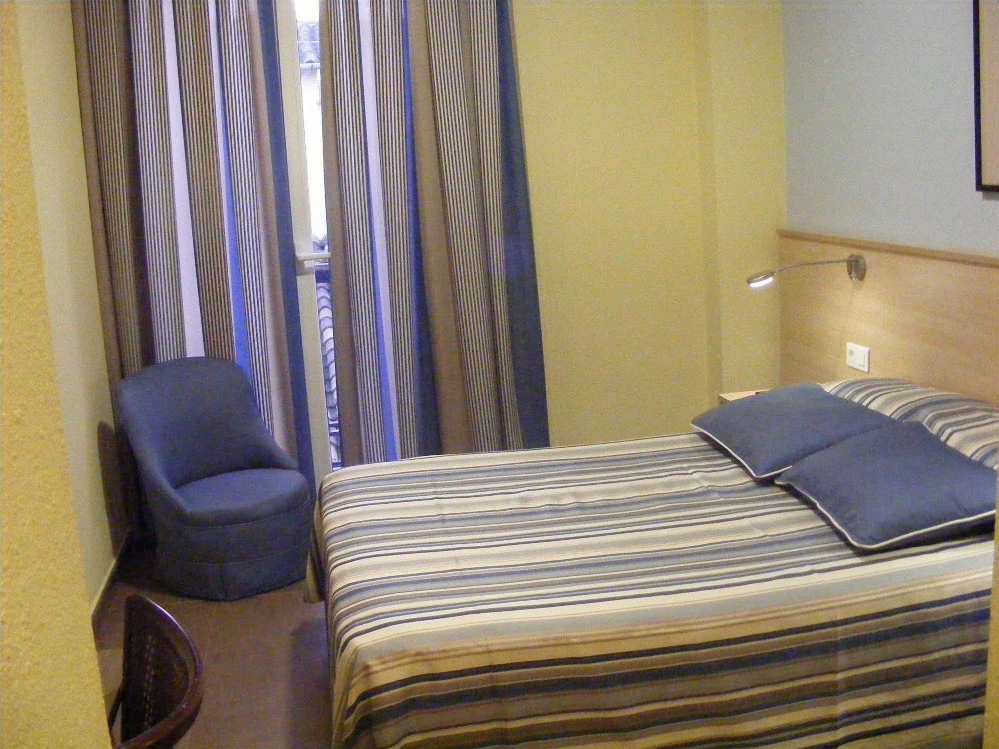 Hotel Alkazar บาเลนเซีย ภายนอก รูปภาพ